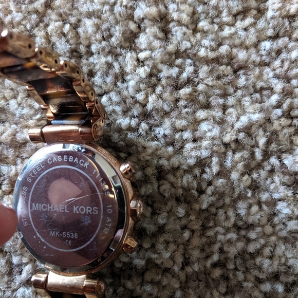 Michael Kors Rose gold & Tortoise watch - Picture 5 of 6